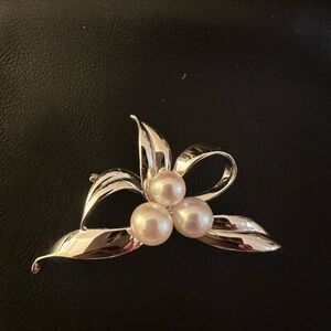 Mikimoto brooch